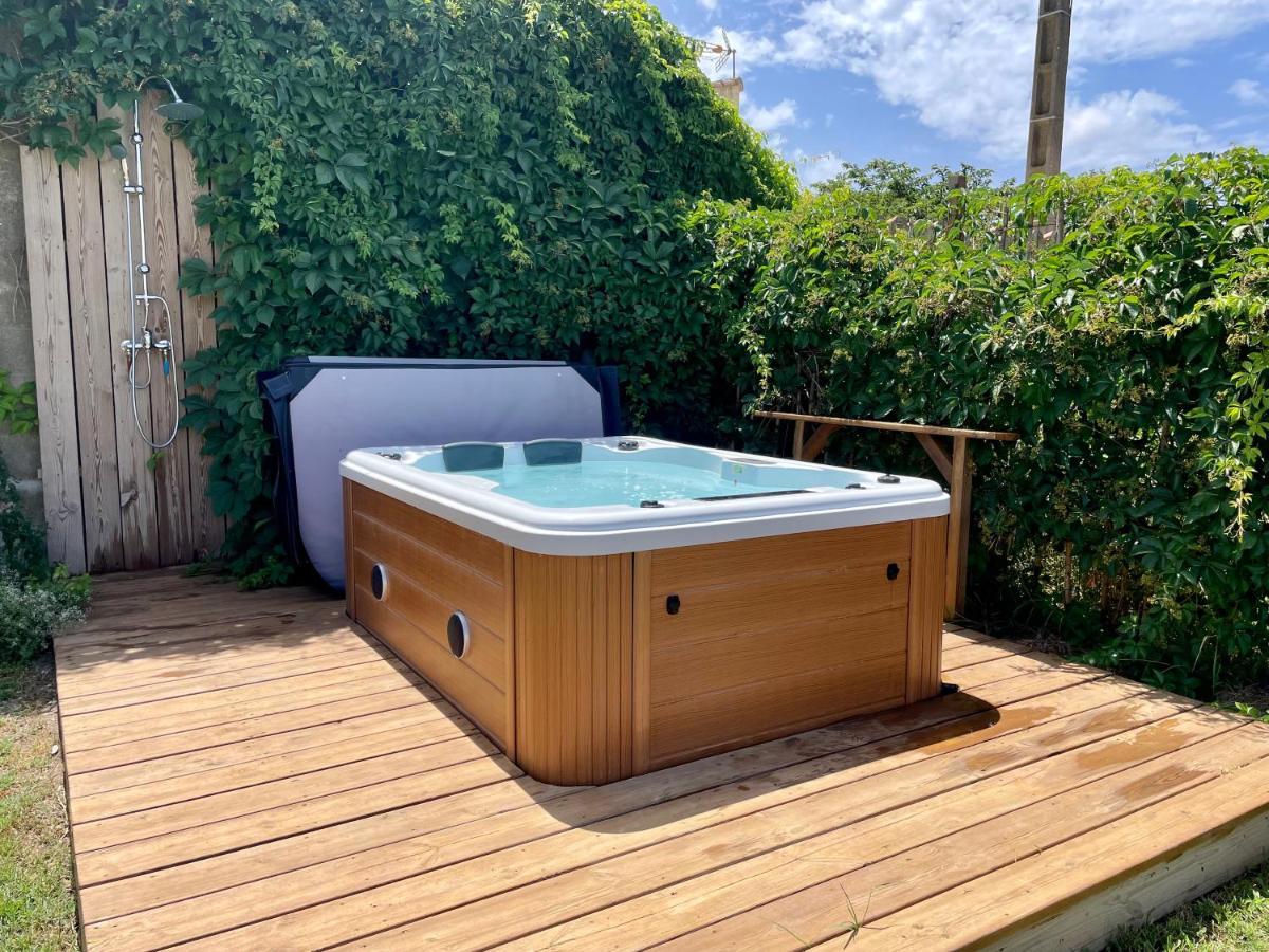 Myinsolite - Tiny-House, Jacuzzi, Brasero, Piscine Aigues-Mortes Kültér fotó